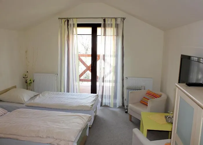 Goscinne Kowalscy 3* 亚沃尔